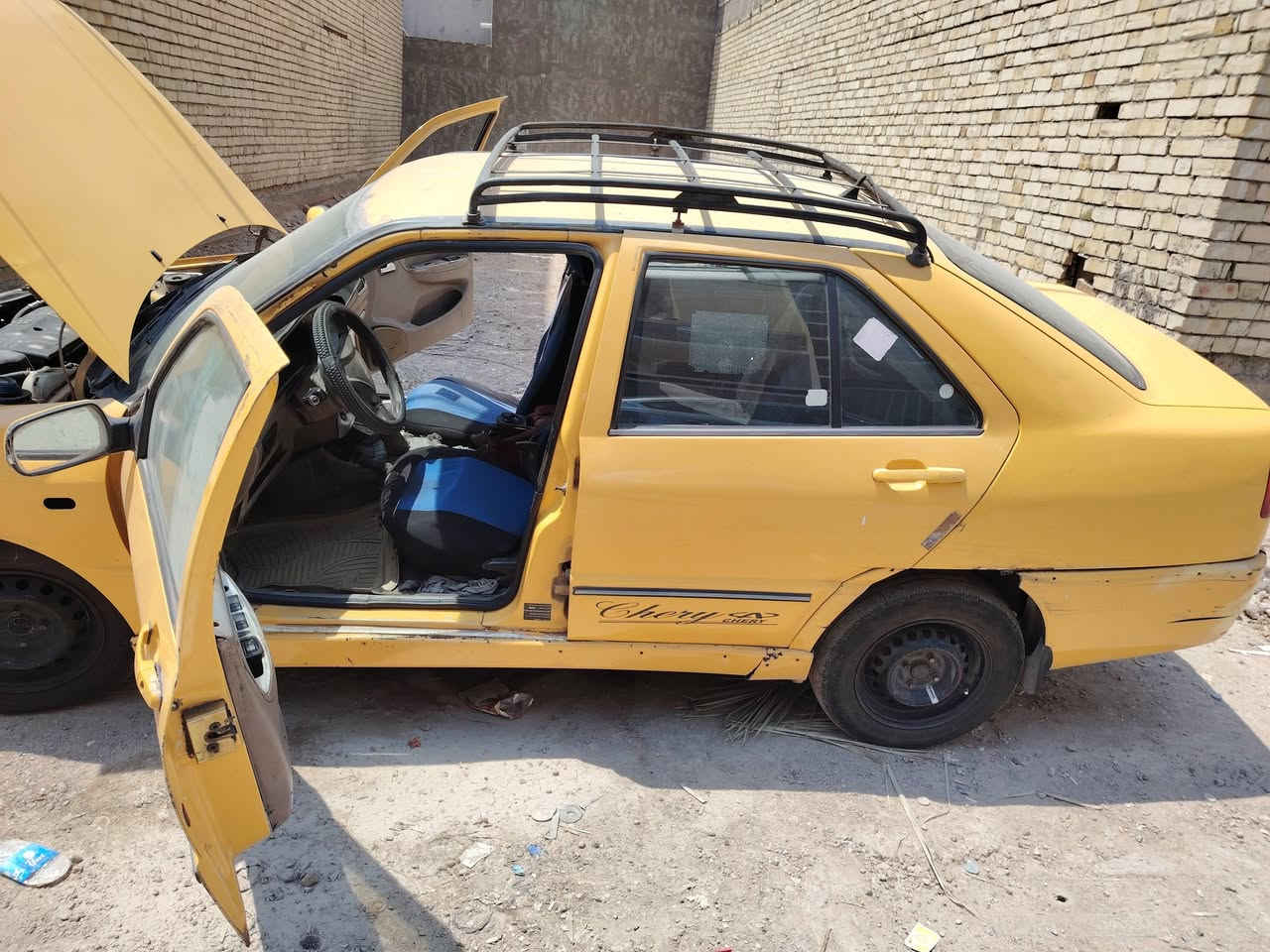 ***********
