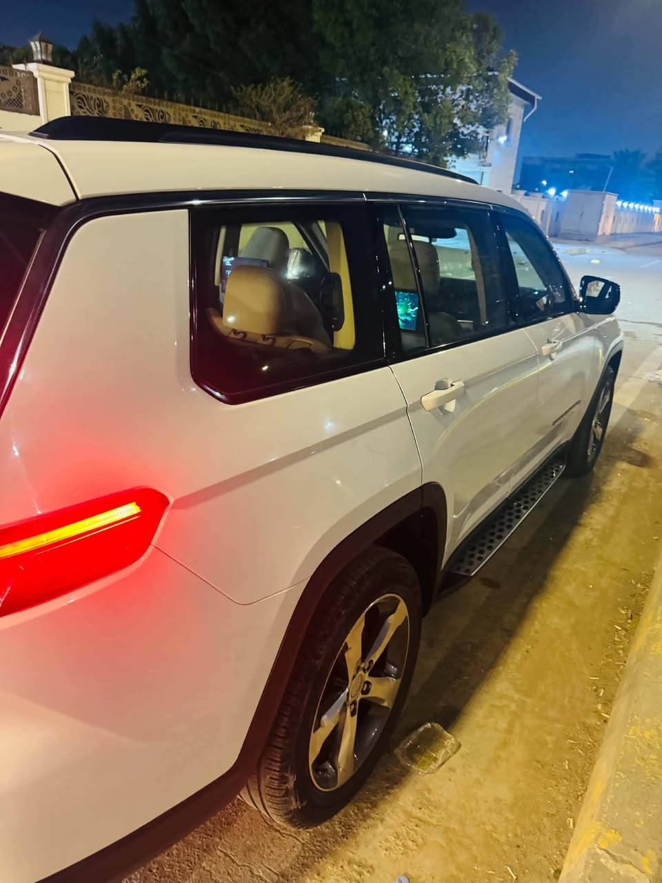 🚘 للبيع جيب 2022 خليجي ال – وكالة هارلم 🇺🇸✨
🔸 Limited
🔸 رقم بغداد
🔸 ماشية 46 ألف كم حقيقي
🔸 السيارة باسمي شخصياً 
🔸 بانوراما ☀️
🔸 شيفتات ستيرن 🎛️
🔸 مودات قيادة متعددة
7 راكب العائلي
🔸 تخم تايرات جديد دلوب الياباني 🛞صار 3 اشهر من شديتة  مليون وميتين سعرة
🔸 الإسبير منازل
🔸 السيارة مكفولة من كل شي ، گير ومحرك  خير من الله 🙏🏻
🔸 كفالة عامة والسيارة بحالة ممتازة جداً
🔸 ما تحتاج أي مصرف، جاهزة للاستخدام مباشرة 💯

✨ سيارة نظيفة جداً وجديدة بكل معنى الكلمة

🤲🏻 وبالخير  على اللي ياخذها. السعر 320 
للاستفسار *********** مكان السيارة ديالى

