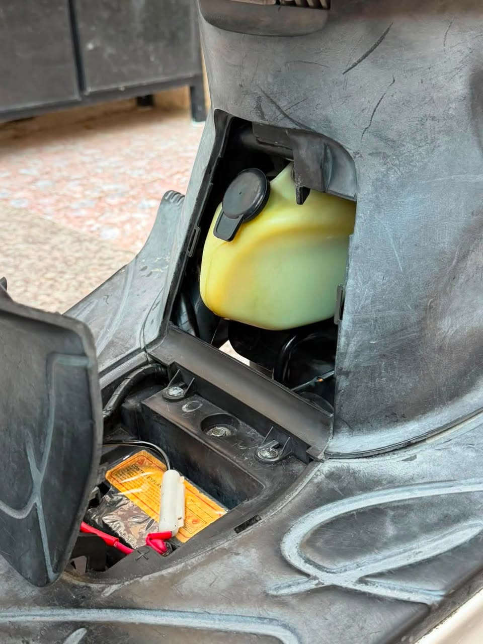 اگزز للبيع برغي مامتفوح بيها صارلها شهرين مطلعها من حاوية الزيتون كهربائيات كلها شغاله نگره سلف الدراجه جديده مال جناي
السعر مليون و200 وبيها مجال 
مامتواجد فيس🤍
***********
***********
