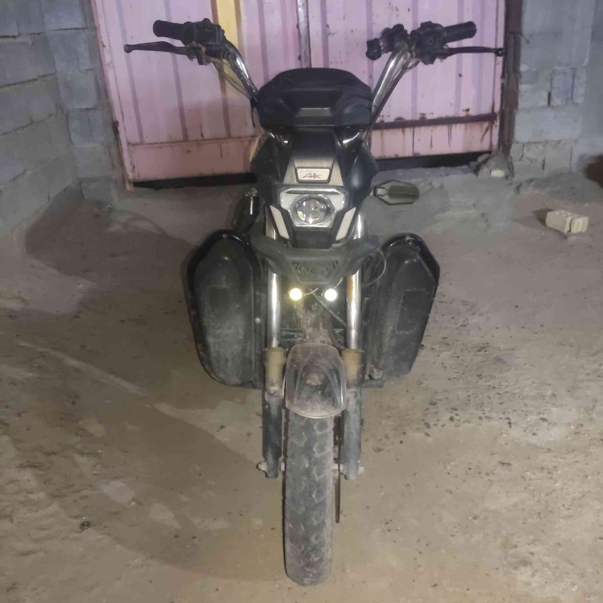السلام عليكم موطور شحن جبلي للبيع بطاريات يقرن 10 وبيهن نفخة بسيطة السعر 350 وبي مجال رقم هاتف ***********
