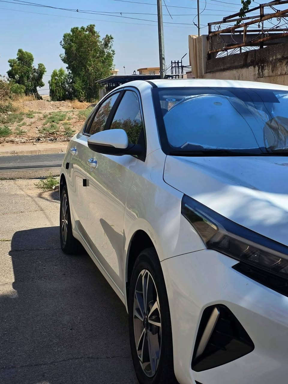 K3 2022 
ماشية 26000km 
كفالة من الصبغ والبارد 
مواصفات 
بصمة فتحة تبريد لمس شحن وايرليس قطعتين تبريد كروز سرعة فول تحكمات ستيرن 
سعر ١٣٨ 
مكاني الحدباء 
*********** واتساب
