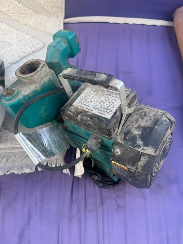 للبيع:
-ماطور ملف نحاس ماركه شمجي 50 الف
-جهاز تحويل ممستخدم 30 الف

📍 العنوان: بغداد – حي الإعلام
📞 للتواصل: ***********
