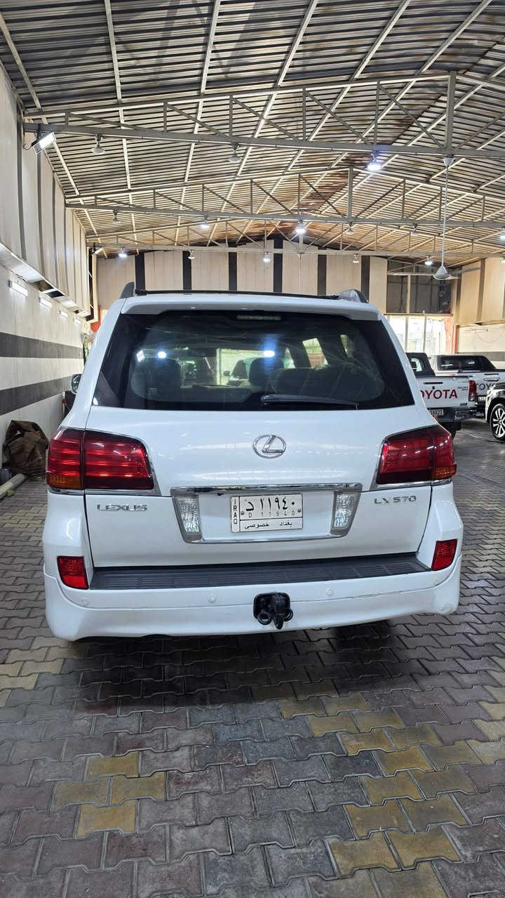 سلام عليكم  للبيع لكزز سعر مناسب 👌🏻V8 5700.موديل 2011  كير مكينه كفاله دواخله كلش حلوه
. الموصفات
لكزز بريم اصل فول الفول 

5 بصمات. 

جنطه كهرباء

/5700/8سلندر

مري شفط برمونت 

مري قلابه 

سستم كامل صوت 

جميع الكشنات كهرباء 

تشغيل بعد 

زنون ممتحرك. 

لد امامي 

ستيرن ذاكره 

كشن ذاكره 

جميع الكشنات كهرباء 

كشنات تدفئه تبريد 

جكات تصعد وتنزل 

سلايت 

تحكم ستيرن 

ثلاجه 

رقم بغداد تحويل ثاني يوم

وباقاي الموصفات المعروفه لسياره 

السعر 275$ 

مكان السياره بغداد المعامل حي النصر

*********** واتساب او اتصال
