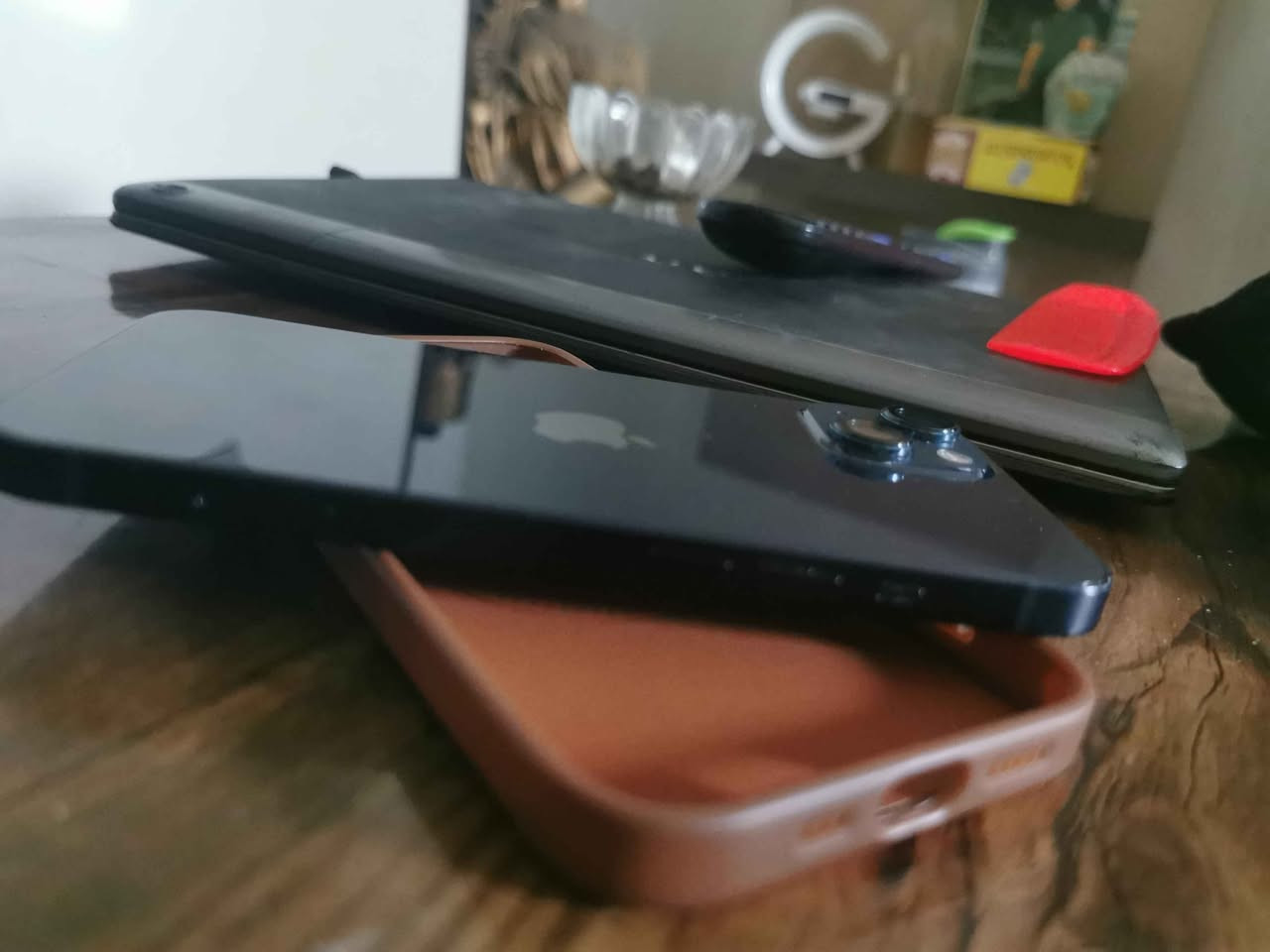 IPhone 13 عادي
بطارية 85
لون نيلي
ذاكرة 128
وتر بروف
دبل شريحة (2سيم كارت)
425/***********
بغداد الدورة حي الصحة بغداد, العراق
