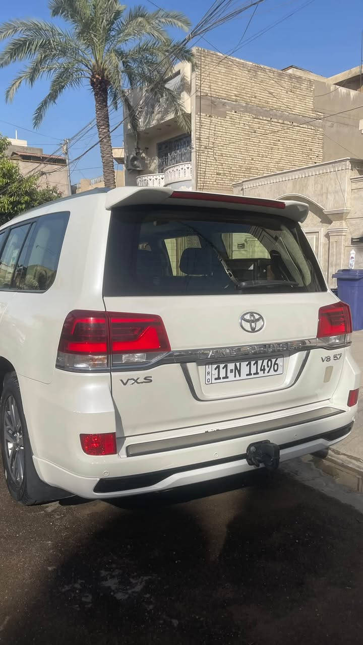 السلام عليكم لاندكروز خليجي VX.S فئة لكزز اعلئ فئة موديل 2017 فول الفول مكينه 5.7 V8 سلندر ماشية 107 كم 
للاستفسار : ***********

بغداد : شارع فلسطين 

ترهم مراوس مع لاندكروز احدث فقط
