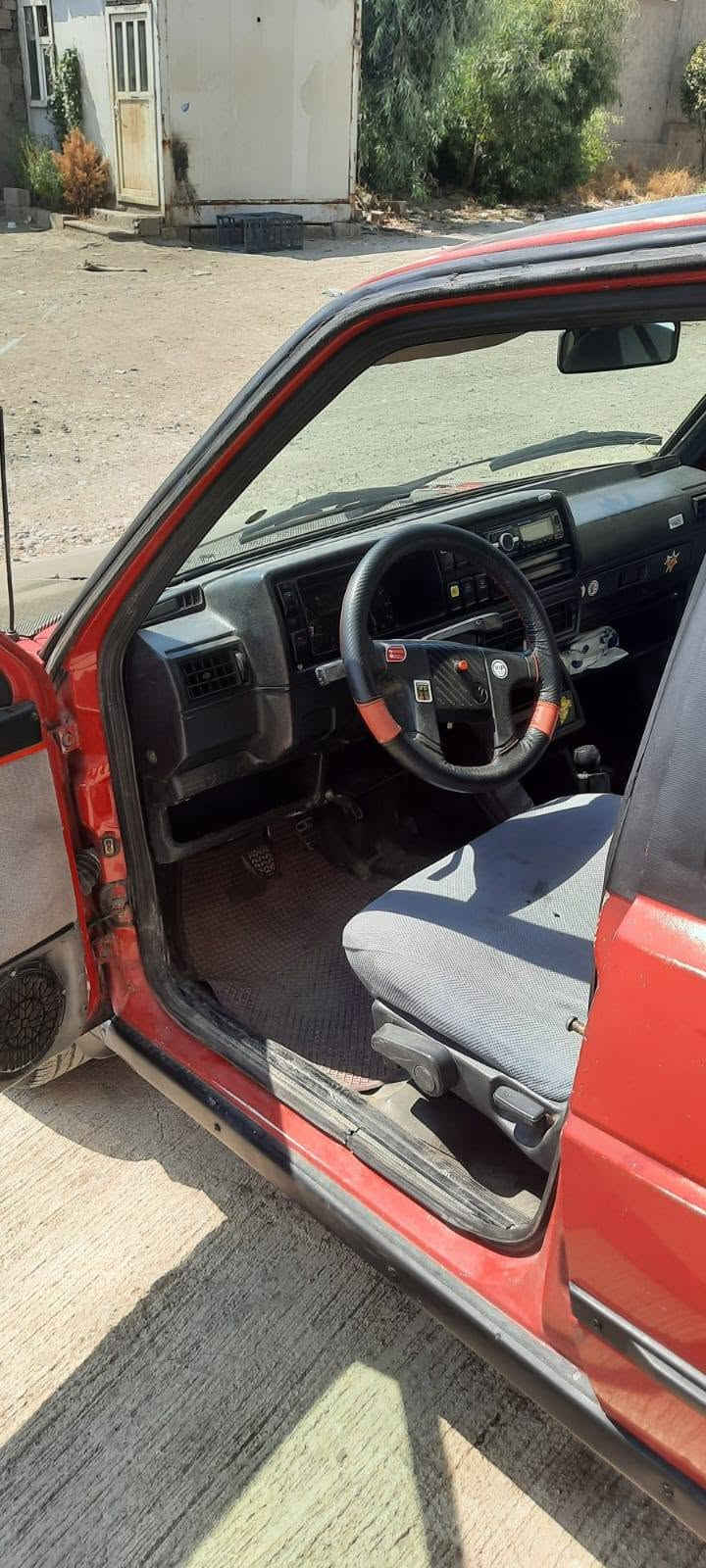 بسم اللە الرحمان الرحیم 
جیتا مۆدێل ١٩٩١ - VW jetta 1991
سەیارەیەکی جوان و بێ کێشە 
دەعمی قورسی نییە بەدەنی زۆر جوان و پاک ماوەتەوە  
چوار ویلی سپۆڕت و چوار تایەی تازەی لەژێرە 
گێڕ و مەکینە بێ دوکەڵ و بێ دەنگە
ڕەقەم سلێمانی بە ناوی خۆمەوەیە تا ٢٠٢٨
 بەشەرتی تەحویل و غەرامە ئەیفرۆشم 
سەیارەکە لە سلێمانیە
*********** السليمانية, العراق
