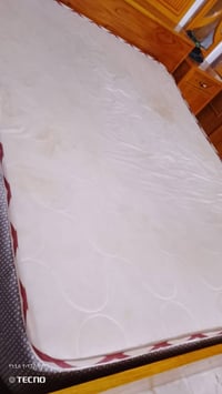دوشك سفنج • مستعمل قليل • قابل تفاوض