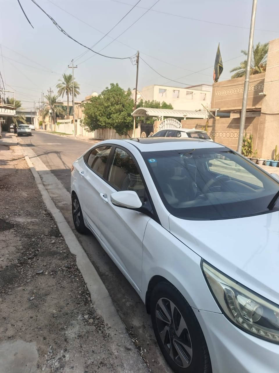 اكسنت 2016 بلو
محرك 1600
محرك بشرط
فتحة
تحكم
كير ممتاز
شاشة 
تبريد منظومة كاملة جديدة 
سيارة حلوة 
باتري جديد
تايرات جدد
ادامة كامله السيارة 
جاهزة من كل النواحي
مكفوله عدا كم ملاحظه بسيطه
دوشمة جديده
105 
***********

