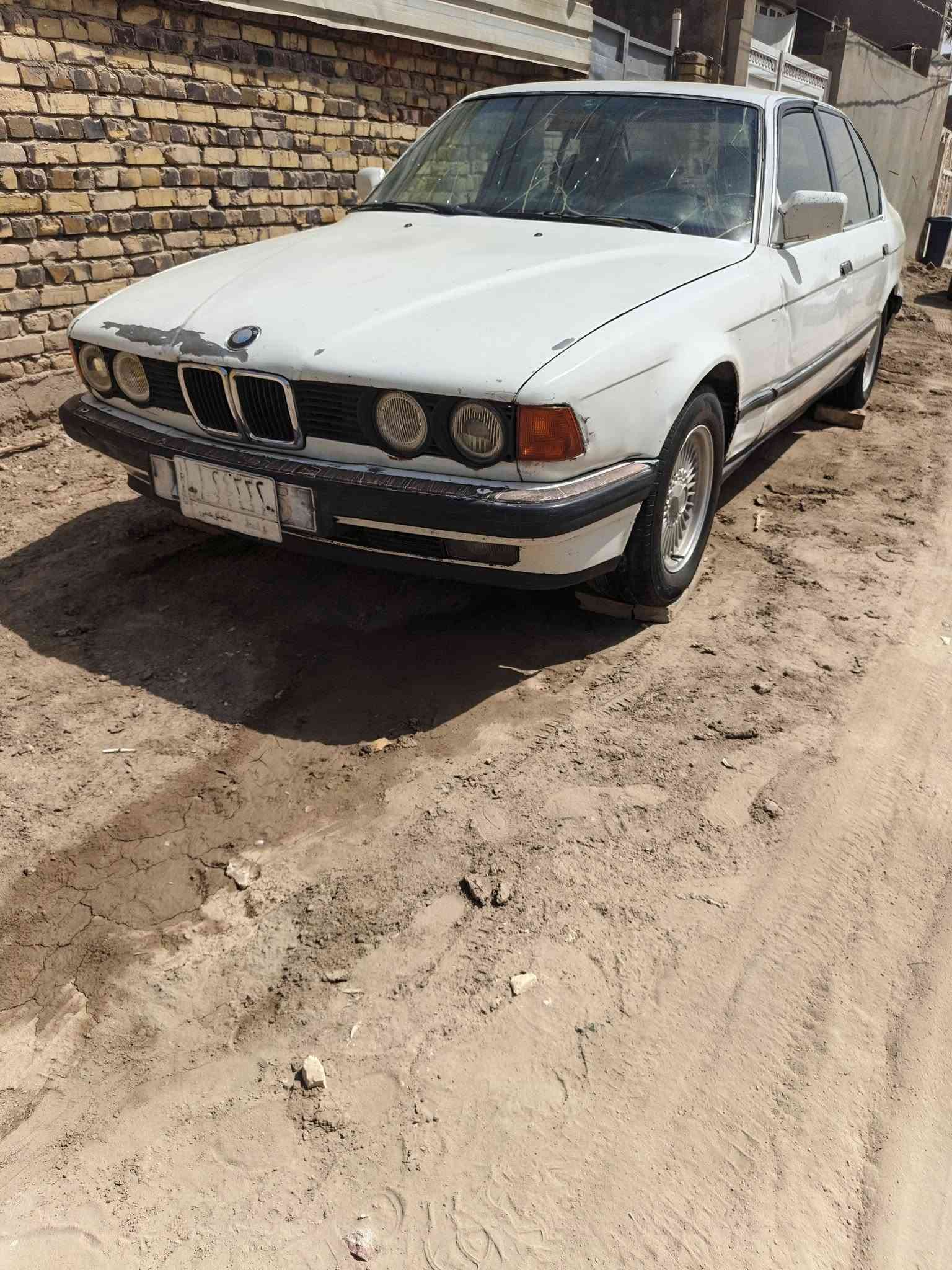 السلام عليكم BMW موديل 1991حجم730 6اسلندر مفتوح كير عادي كير مكينه بشرط كهربائيات كله شغاله حداديه ٥٠٪ رقم واسط تحويل بشرط تخم تاير باتري جديد تريد تعمير تريد تسقط بكيفك السعر قفل🔐🔐🔐 ٢٥ ورقه مكان السياره بابل مركز المدينه للاستفسار الرقم***********
