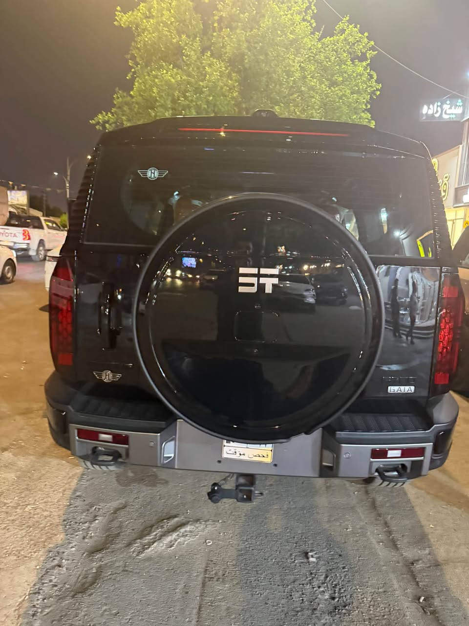 للبيع جيتور G700 بريميوم202 بغداد
الممشى: زيرو 

المواصفات 

نوع المحرك: بلكن  PHEV

2.0 تيربو 4 سلندر مع محركين كهربائيين

قوة النظام تصل إلى 904 حصان

الدفع: رباعي 4WD

عدد المقاعد: 6

مكفولة وقيد الضمان

- عزم النظام 1135 نيوتن متر

- تسارع من 0 إلى 100 كم/ساعة خلال 4.6 ثانية

- بطارية فوسفات حديد الليثيوم

- محركان كهربائيان أمامي وخلفي

- هيكل شاصي مستقل Body-on-Frame

- تعليق هوائي وتحكم بالركوب حسب التجهيز

- خلوص أرضي 230 ملم مع تحكم بالاتفاع والانخفاض

- قدرة خوض بالماء تصل إلى 900 ملم

- زاوية اقتراب 35 درجة

- زاوية مغادرة 28 درجة

- قدرة سحب تصل إلى 2500 كغم

- خزان وقود 100 لتر

الراحة والفخامة:

- مقاعد متعددة الوظائف

- مقاعد 4 مساج

- مقاعد تدفئة وتبريد حسب التجهيز

- مقاعد أمامية مريحة مع مساند للساقين

- مقصورة واسعة من 6 مقاعد

- نظام صوت فاخر

- شاشة وأنظمة ترفيه متطورة

- كاميرات 540 درجة

- أنظمة مساعدة السائق والرادار

- مثبت سرعة متكيف

- مراقبة النقطة العمياء

- تحذير التصادم الخلفي

- مساعد تغيير المسار

- مساعد الحفاظ على المسار

- نظام مساعدة قيادة 

- مساعد الازدحام المروري

- مثبت سرعة ذكي

رقم الهاتف ***********

جيتور G700

