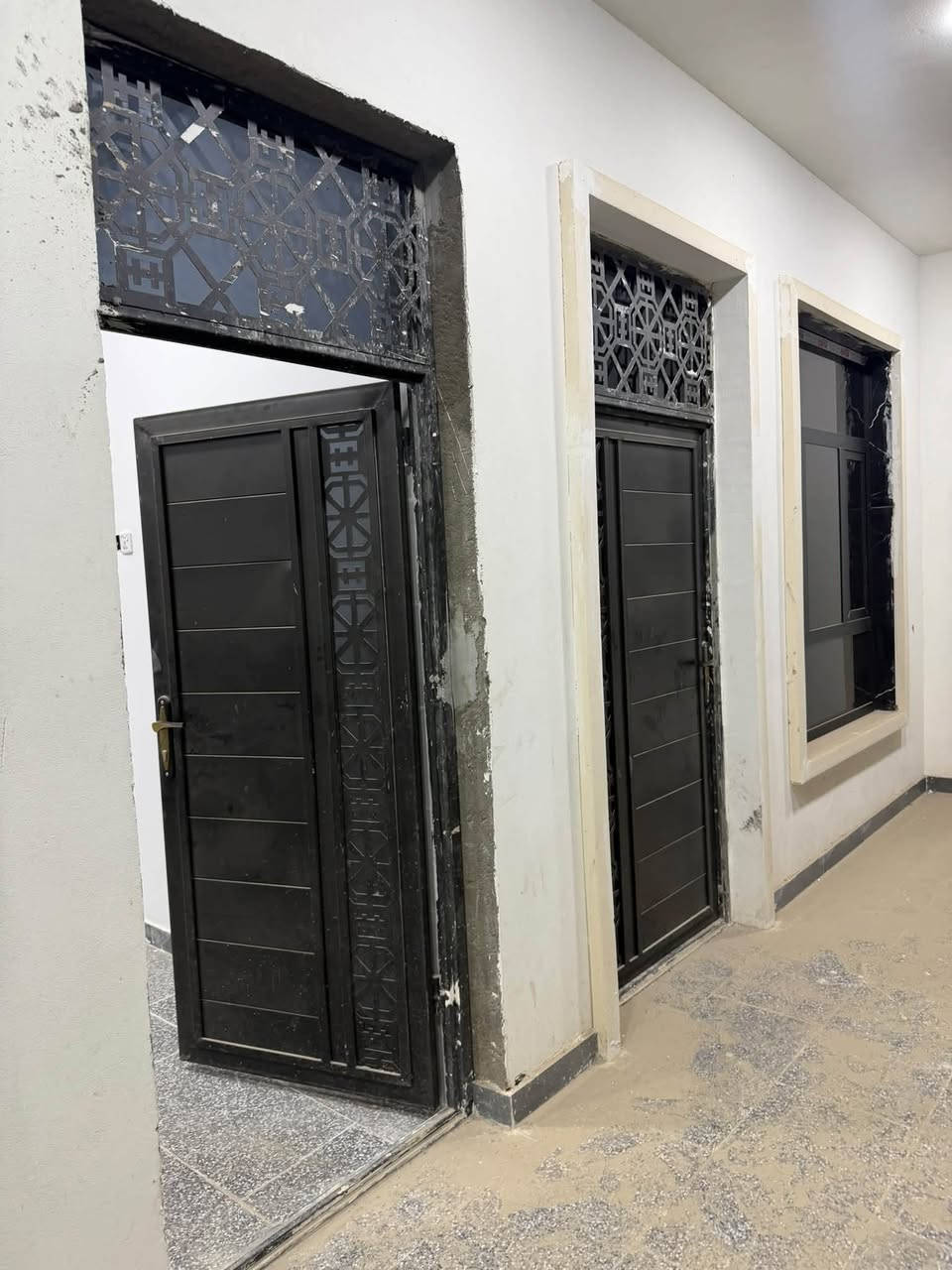 شارع مطار بغداد • ١٥٠م • غرفتين