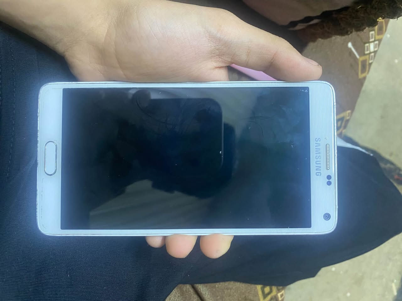 سامسونج نوت ٤ • بدون بطارية • ابو القلم