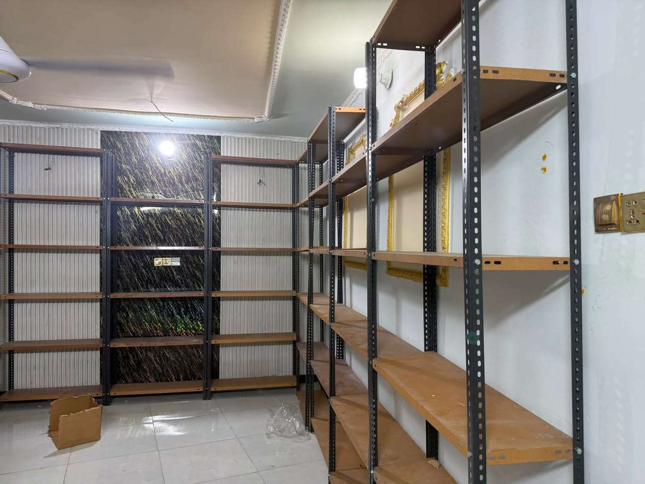 السلام عليكم ميز جديد دكسن
الطول 250العرض متر النزال 30
35 وبي مجال 
بغداد مدينه الصدر 
العداد 25
***********
