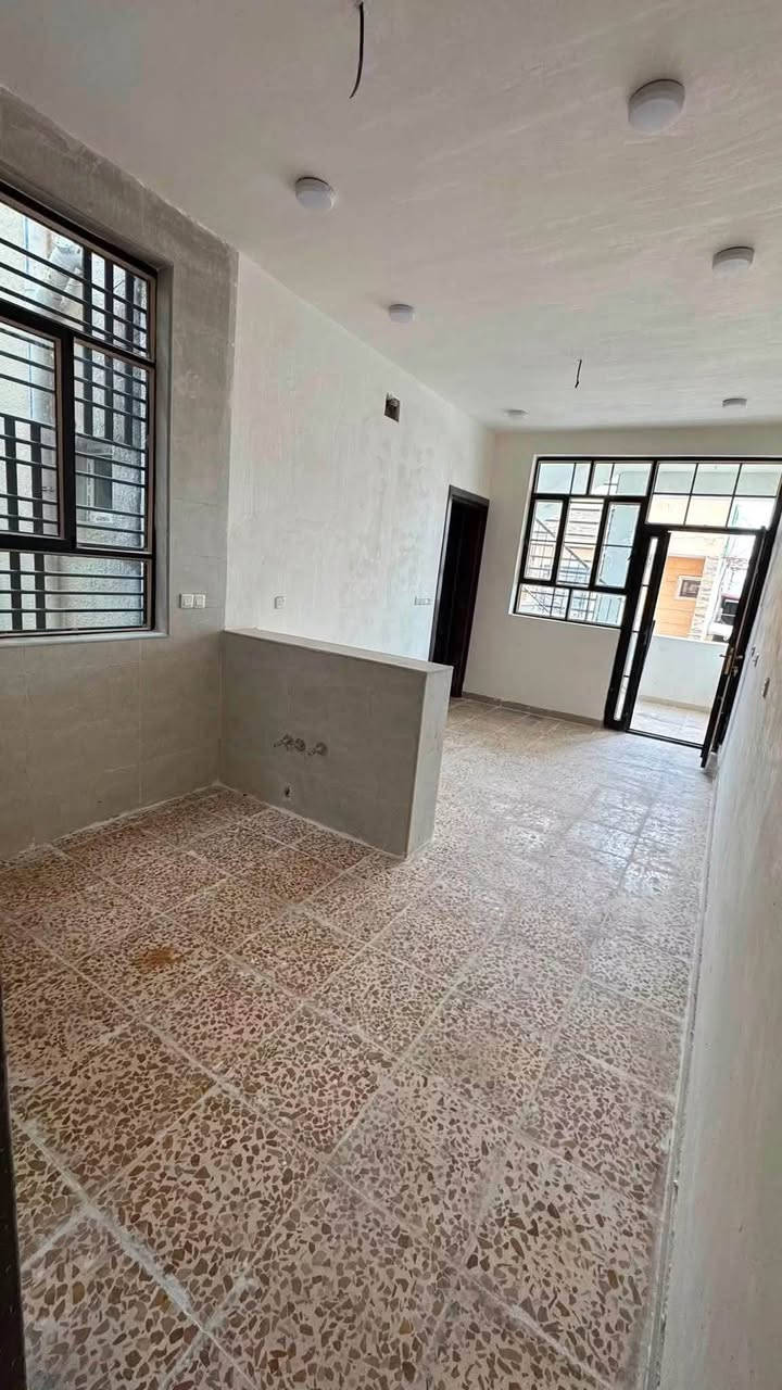 للإيجار في السيدية
شقه طابق اول ( فوق الارضي )
يتكون من:. 
🏠 غرفه نوم 
🏠 صالة
🏠 مطبخ 
🏠 خدمات
بدل الايجار: 600 الف دينار 
📍 الموقع: السيدية مربع الاقتصاديين
————————————
📞للاستفسار:☎️ ***********
