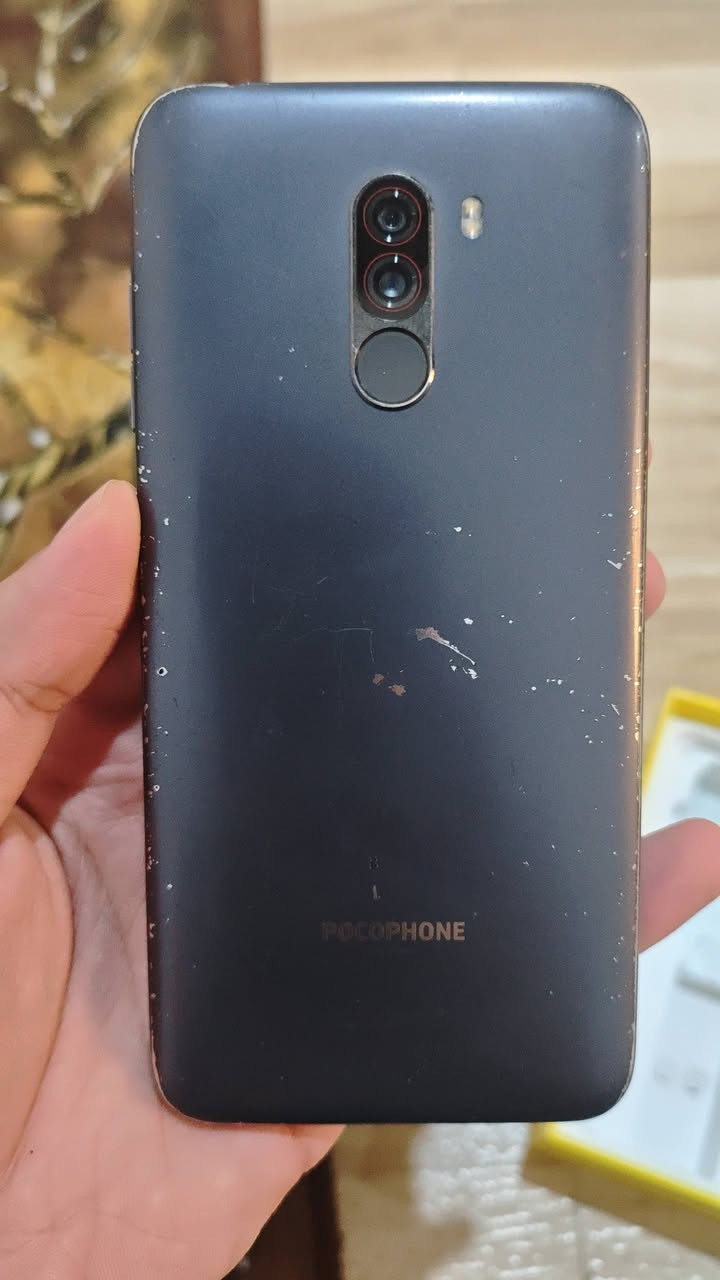 بوكو f1 للبيع رايده ب60
يمتلك معالج قوي سناب دراجون 845
 يمتلك كامرات بتصوير خورافي 4k
شاشه دقه خورافي 
الجهاز يحتاج تبديل سماعه
