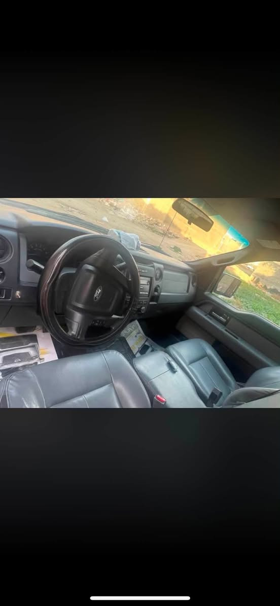 فورد f150 تك قمارة 
حادث جاملغ يمين 
محرك ٨ سلندر تبريد شغال 
موديل ٢٠١٣ سنوية لحد شهر ال ٩ 
رقم جديد 
سعرها ٨٠ وبيها مجال يجي ويدلل 
***********

