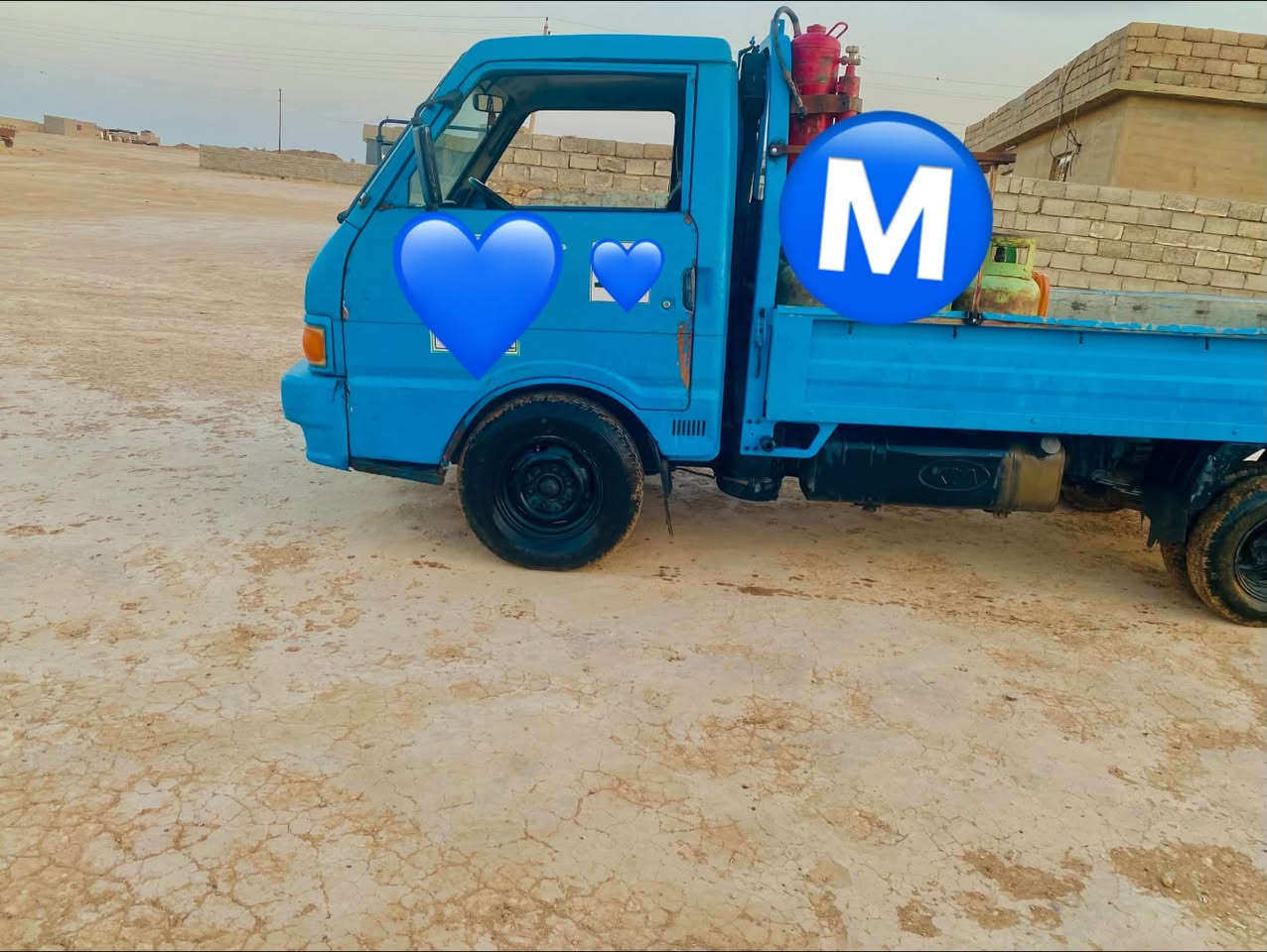 كيه بنكو اللبيع محرك اكسن  شاصي شرط رقم نينوى تستلم حصت كاز مديل 1996للستفسار تصال علا هذا الرقم ***********

نص مكتوب في الصور:
- M