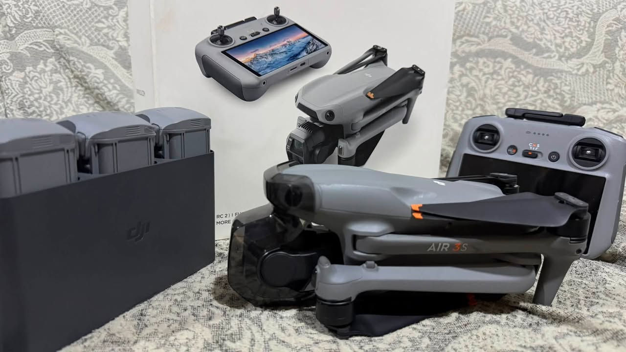 درون dji Air 3s نظافة فول الفول استخدام جدًا جدًا جدًا قليل
كامل ملحقات 
السعر 
مليونين 
للتواصل 
***********
