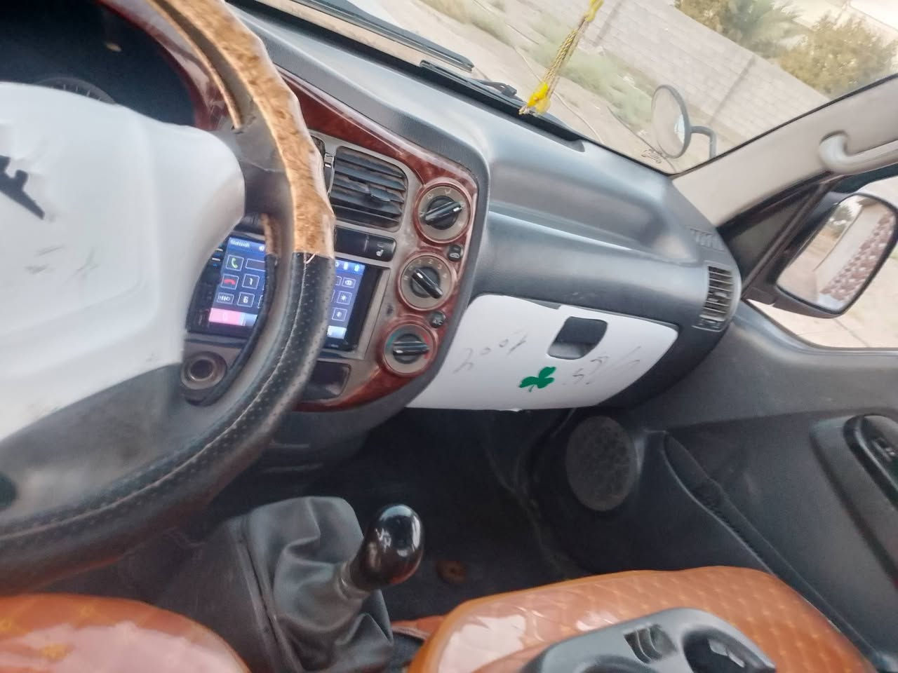 السلام عليكم كيا2007 مسكر محور بم ونوزل  رقم بغداد انكليزي باسمي كير محرك شاصي مكفولات تخم تاير خلفي جديد الامامي نص عمر السعر 83//  ابيع بدون محجر اكرر بدون محجر  *********** المكان بغداد ابو غريب
