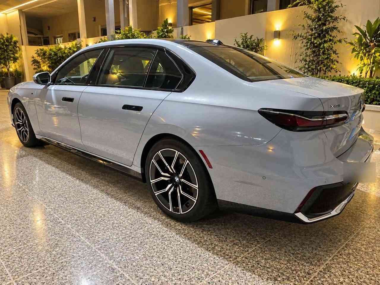 بي ام دبليو ٧٤٠i • ٢٠٢٥ • وارد امريكي
