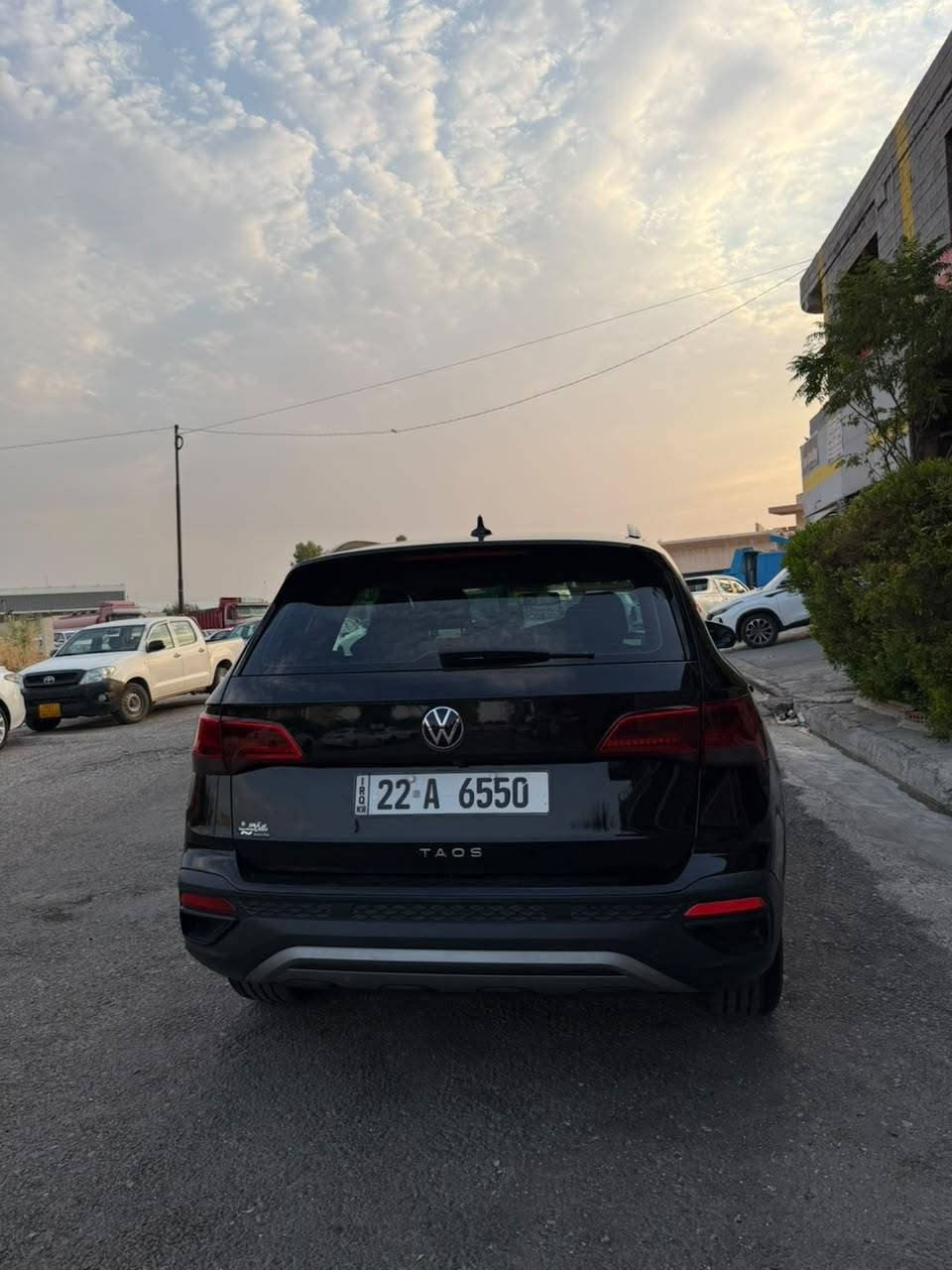 VW TAOS 2022 
مواصفات S  یەک پارچەی هەیە بۆنیت بێ ژۆرێ یەک دەستە لە شەحنەوە ، سەیارەکە نمونەیە لە جوانی بێ کێشەیە ، هەزە و سەنەوی تازەیە تا 2029 
4 تایەی نوێی لەژێرە سپێری دانەبەزیوە ، 66 هەزار کم رۆیشتووە  
150 وەرەقە مجال 

 watts app + *********** أربيل, العراق
