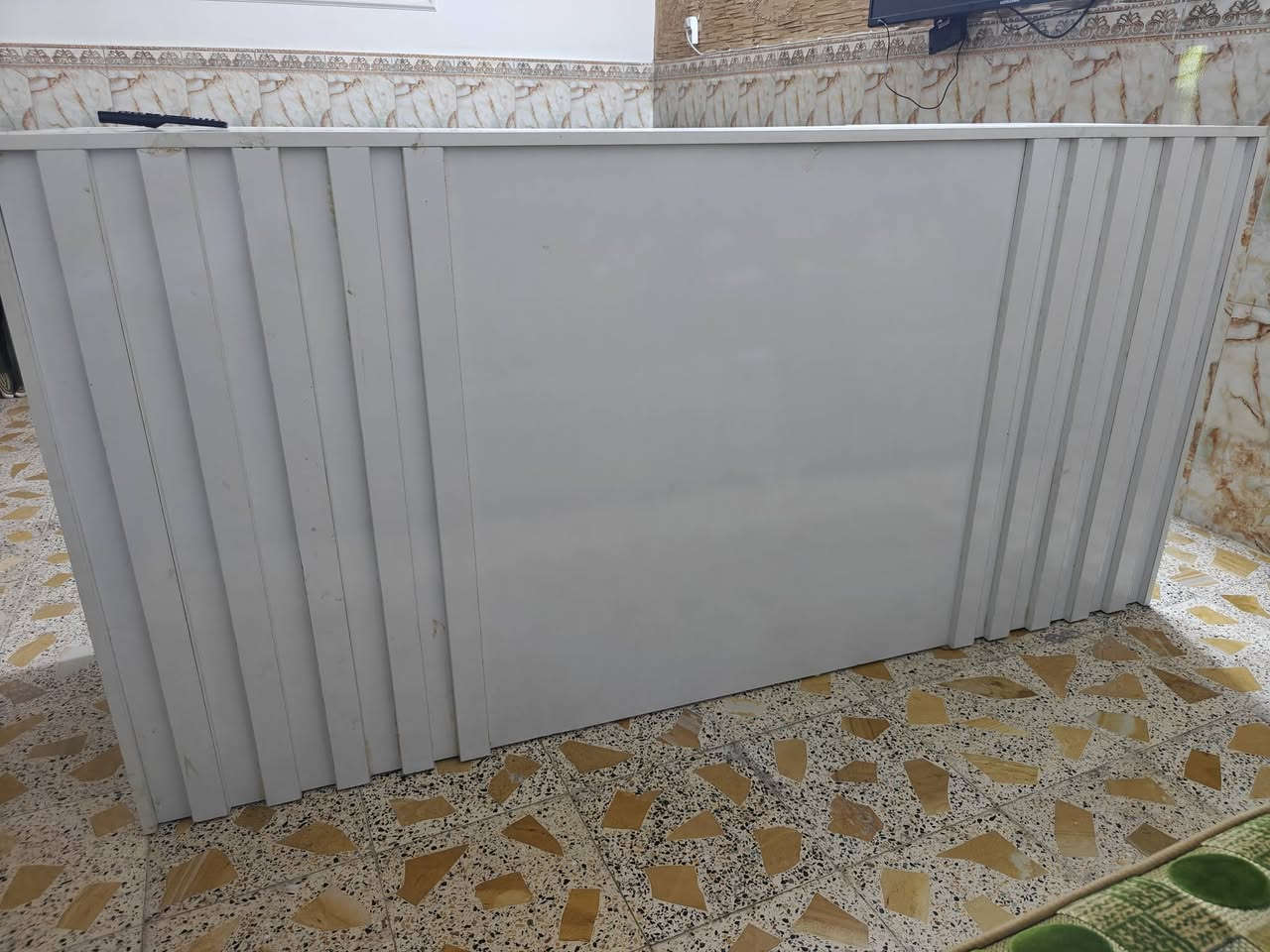 فاترينات ام دي اف • ميز ٢م • ٢ جرارات
