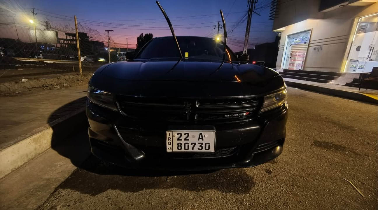 چارجر موديل 2015
رقم أربيل سنويه جديده ماشيه 290
فول عدا الفتحه كشانه جلد وكهرباء
حساسات شاشه چبيره تخم تاير جديد
محرك لوك ممفتوح والگير بحاله جيده 
صدر خلفي امامي جديد السياره جاهزه من كلشي 
السياره مكفوله من ضربه وصبغ  طابه كلين 
فقط هنا بالعراق صار بيها تبديل الباب خلف السكن
بدون دواخل الباقي كفاله من كلشي حته الدعاميات بلاديه 
السياره نصبه تخبل وأحلى من الصور مكاني الأنبار الرمادي 
بيع فقط بدون مراوس 
السعر 175 وبيها مجال للشراي والي ماعنده يشلع عيوني وياخذها 
للاستفسار ***********
