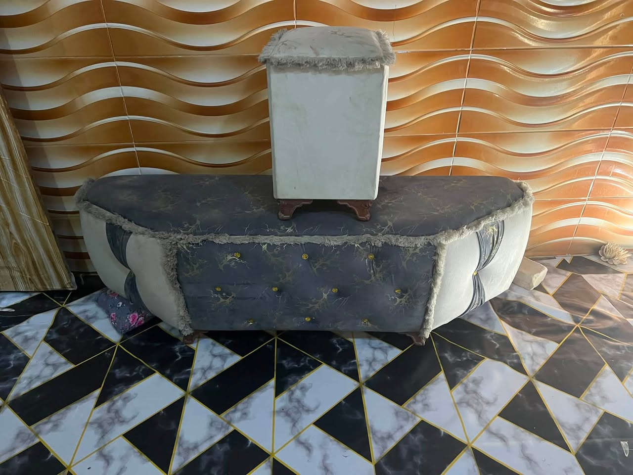 سلام عليكم دوشك ضقط الاصلي جديده بعده بجيس وطابوريه  وطبله مال ميزا مرايه لبيع جديده عنوان سوك الشيوخ ***********
