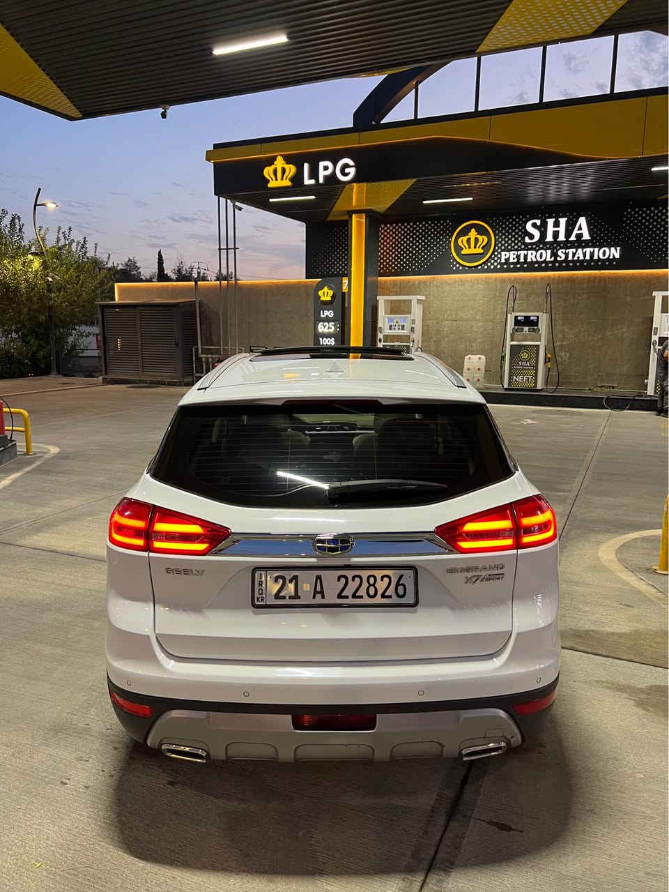 ***********  سليمانى 
ته نيا ٩٦ $ 
🚙 جیلی ئێم گراند (Geely Emgrand X7 Sport)   مەکینە ٢.٤ بيلاد گيرو مه كينه كامرى بيلاد  
نه گێڕ نە مەکینە نە کراوەتەوە
مۆدێل: ٢٠٢١ فول ماسه فات
تۆربۆ نیە  
گێڕ: ئۆتۆماتیک و عاديو سپورت .
٥٢ هەزار رۆیشتوه
گێرومه كينه و ته بريدو ته قه و ره قه به شه رت 
 ته حويلو خرامه به شه رت تا ٢٠٢٨ تازەیە 
به س بونيت و چەمەلەخی سەکن پێشەوە بوياخه  کەمیک ناوی گرتوە (سەیارەیەکی زۆر پاکە).
 پانوراما  و سلاید 
گيچ ئه لكترونى 
کوشن جلد ناو زەرد + کوشن کارەبایی.
 بەسمە هه ردو به سمه م ى شه ريكه ى ماوه + برێک بەسمە ؤتو هولد و تراكشن و يكو و سپورت
ئاوينه ى ئه خه وى ته حديد سورعه و سوكان فوليوم  
 حاسەی پێش و دوا + کامێرای .
 ده سكو ئاوينه و پانؤراما ؤتويه 
فڵچە و لایت ئۆتۆ 
*********** السليمانية, العراق
