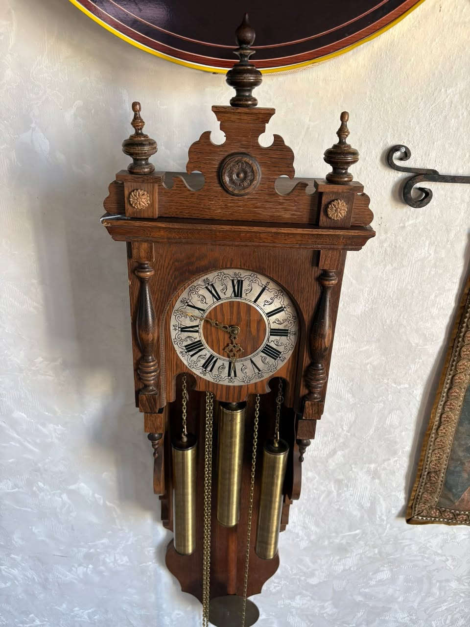 قطعة استثنائية لعشاق الفخامة 
ساعة ألمانية بيك بن خشب سنديان ١٩٧٢ , للاستفسار واتساب فقط الماسنجر محظور (واتساب ***********)

