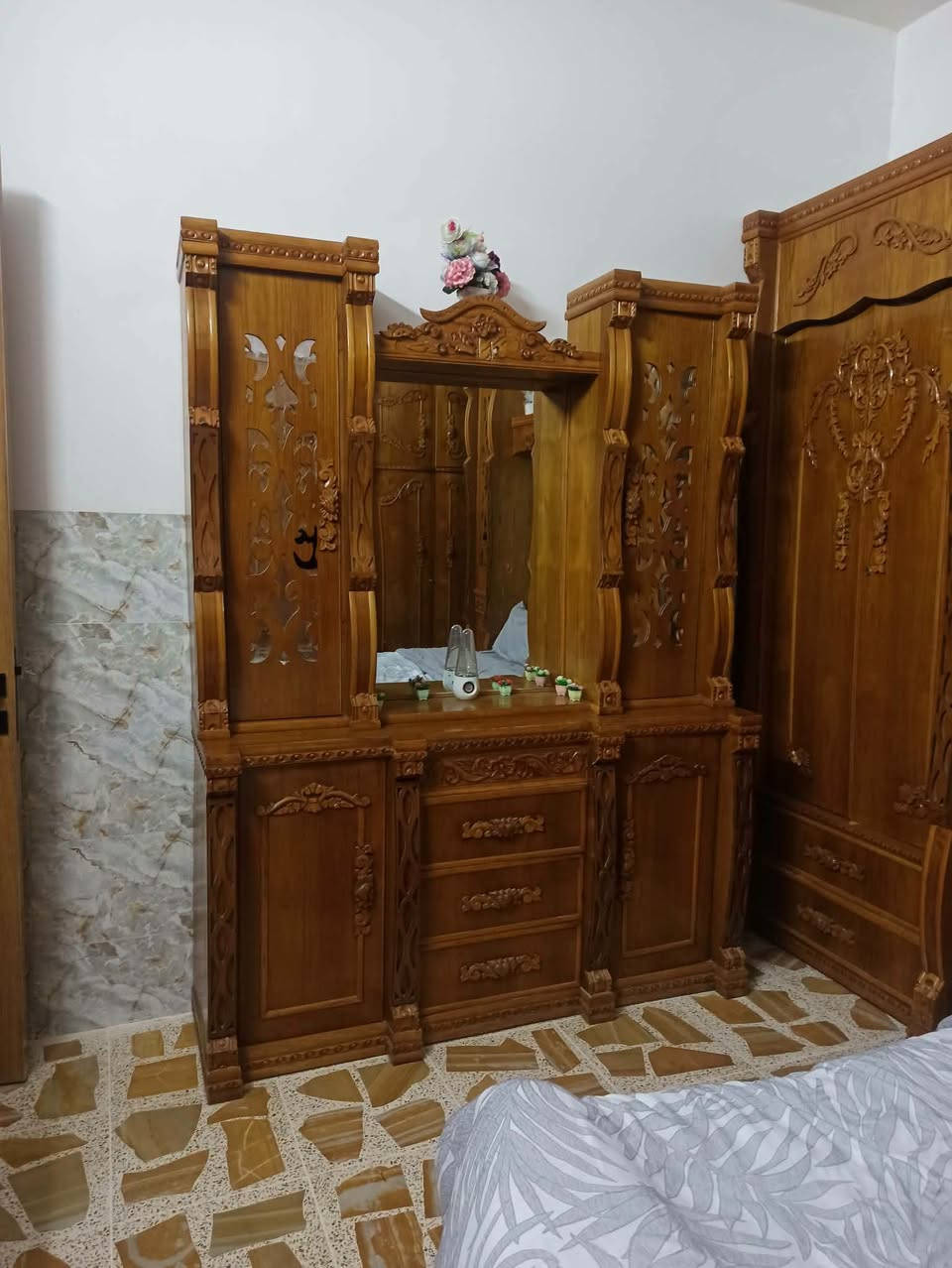 غرفه اخشاب • ميز تواليت • موصل حي القاهره