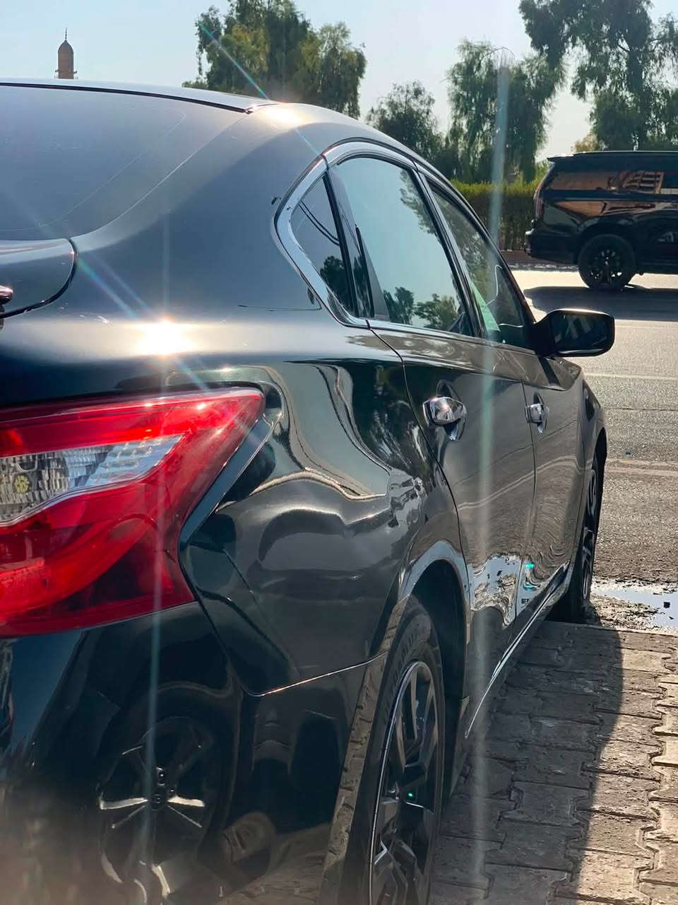 Nissan altima 2016 S
یەك چامڵخی دواوە لای سایەق بۆیاخ بێ ناو گرتن بێ داخیلی دەعامی لۆ دەعامی بەشەرت تەقەو ڕەقە بەشەرت تەبرید بەشەرت گیر مەكینە بەشەرت ڕەقەم و سەنەوی و هەزە نوێیە  سەیارەكە هەتا بڵێی خاوین و جوانە ١٢ وەرەقە غرامەی لەسەرە پاش معامەلە دەت دەمەوە سعریشی ٩٥ مەجال ڕەقەم موبایل *********** ڤایبەر و واتسئەپیشی لەسەرە
