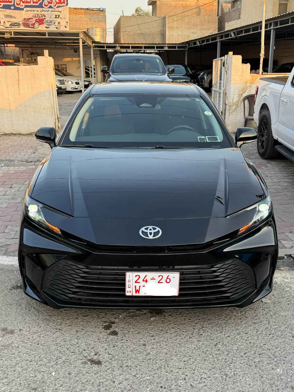 السلام وعليكم نوع السياره  تويوتا كامري 📦
مواصفات  LE 
36mil ماشيه📦
هايبرد HEV ✅
بصمه شاشه 
رادار امامي + جانبي
شاحنه وايرليس
ربع بونيد صبغ فقط 
بدوين ايرباك بدون دواخل
يترقم شمالي فقط 
السعر 225$ وبي مجال
للاستفسار ***********📞
العنوان ديالى خانقين / معرض خانقين للسيارات✅
