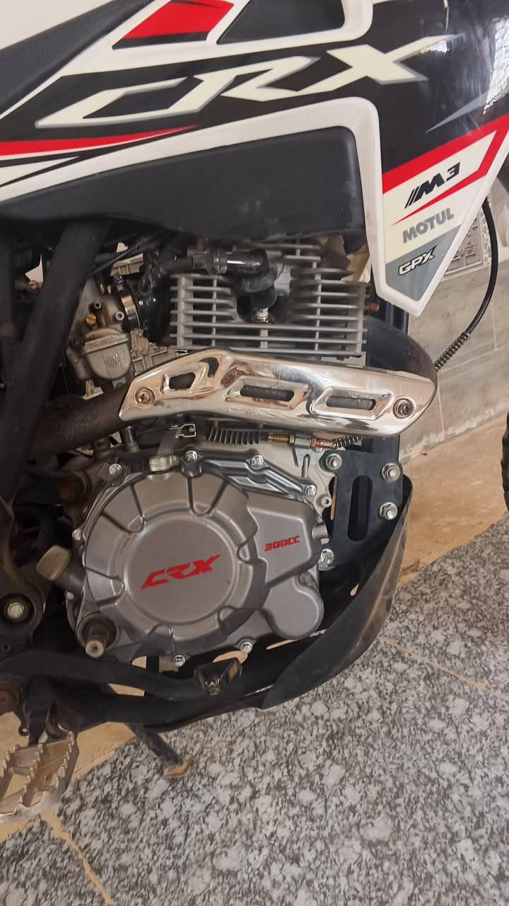 سلام عليكم crx للبيع
مديل 26اوراق سكنر 
محرك300cc
شلعه ومعدل فول دراجه نضيفه 
المكان واسط الدجيلي 
للاستفسار اتصل ***********
