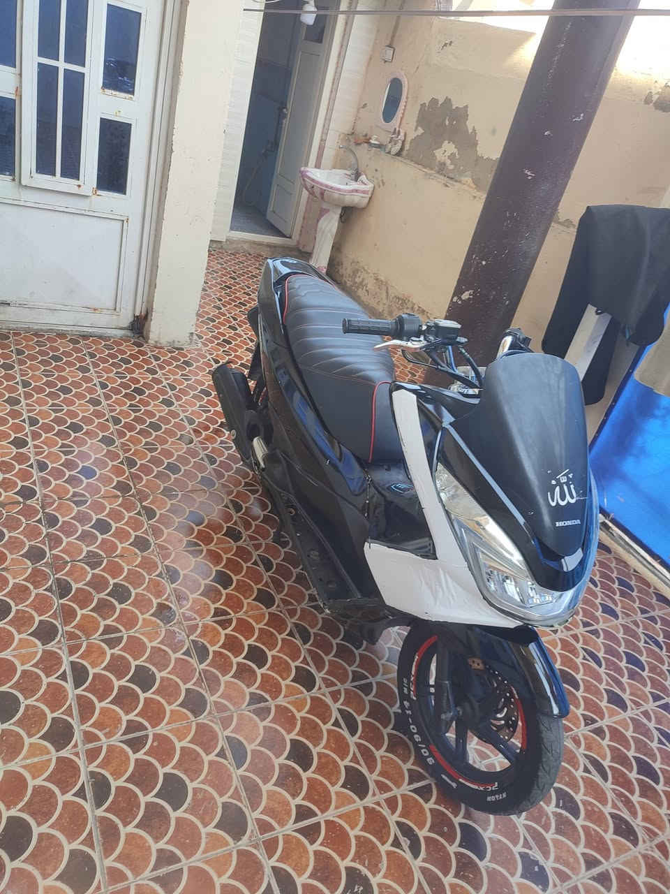 سلام عليكم شباب عدي دراجه بي سي اكس جيل 2 دراجه مفتوحه السعر مليون وبيهة مجال الاستفسار عل رقم ***********
