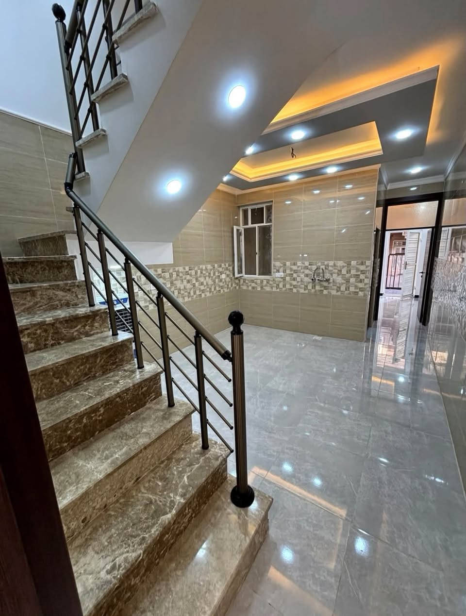 🏡 مكتب البديع للاستثمار العقاري

🔥 دار للبيع – بناء حديث وموقع مميز

إذا تبحث عن دار مرتبة، عملية، وبناء حديث وبموقع قريب من الخط السريع، هاي فرصة تستحق المشاهدة 👌

🏠 تفاصيل الدار:
🔹 المساحة: 60 م²
🔹 الواجهة: 4 م على وجهين
🔹 فضلة: 20 م²
🔹 بناء حديث
🔹 كراج سيارة

✨ الطابق الأول:
▪️ صالة
▪️ مطبخ
▪️ غرفة نوم
▪️ خدمات
▪️ كراج

✨ الطابق الثاني:
▪️ غرفتا نوم
▪️ خدمات

📍 عنوان الدار:
بغداد – حي القاهرة – ناجي عواد – قرب الخط السريع

📌 عنوان مكتب البديع:
بغداد – حي القاهرة – المعلمين
مجاور بيتزا بيروت وأسواق حيدر

📞 للاستفسار والتفاصيل:
***********

🔥 دار بمواصفات عملية وبناء حديث… للتفاصيل أو تحديد موعد للمعاينة، تواصلوا ويانا.

🏡 مكتب البديع للاستثمار العقاري – خيارات عقارية مميزة وفرص استثمارية موثوقة
