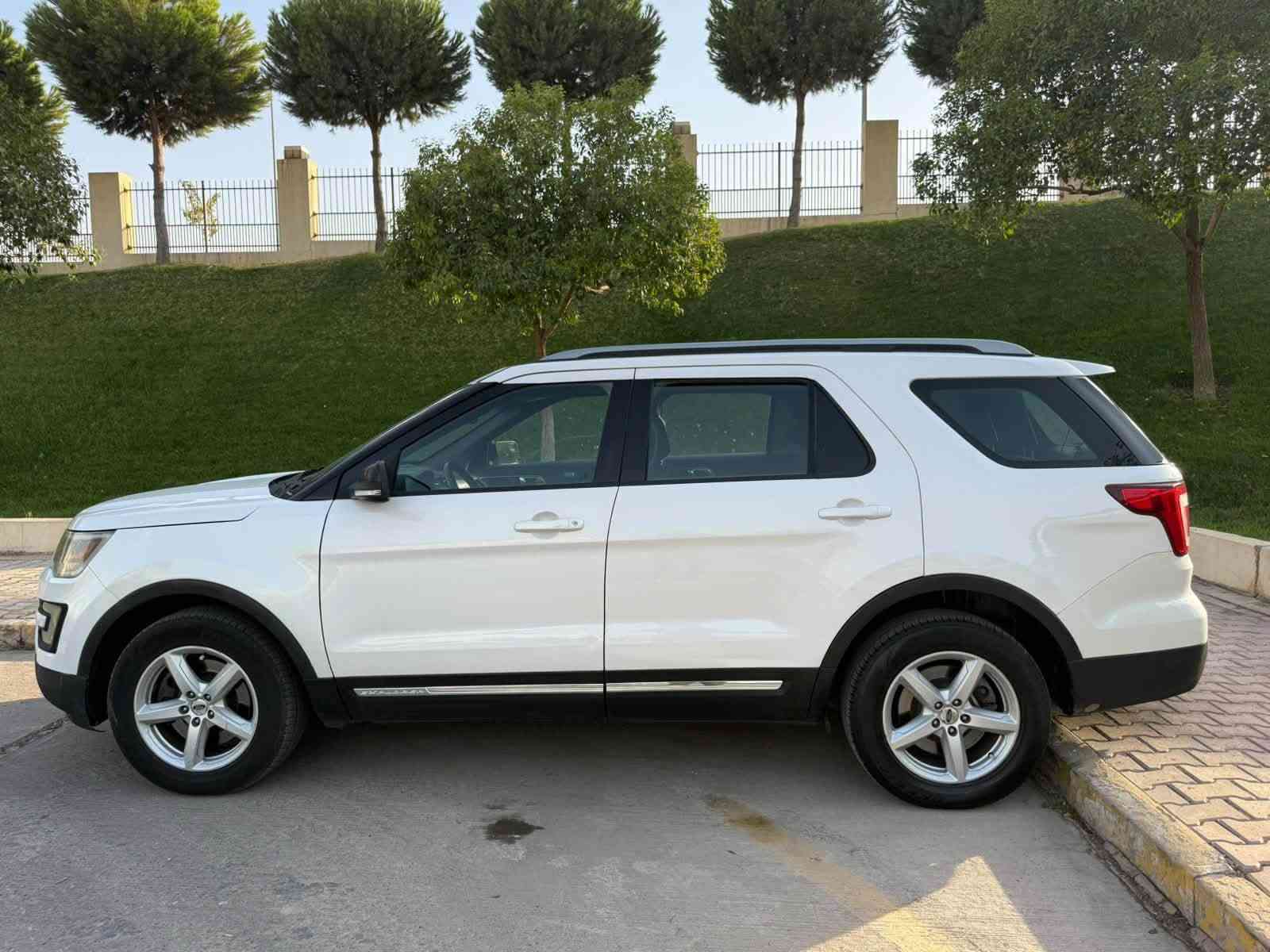 فورد اكسبلورر 2017 مواصفاتXLT
مكينه 6 سلندر

دبل اكسل
شاشه كبيره
صندوق كهرباء وحساس يفتح بالقدم
سياره نظيفه بدون اي نواقص
تخم تاير جديد
صدر جديد
سنويه بأسمي جديده

السياره وارد كندي ومابيها صور للضرر

بيها بنيد صبغ + جاملغ سايق+ نصف جاملغ سكن

بدون شواصي

بدون ايرباك

بيها فقط بالبدنه تعديل قليل كلش

باقي السياره مكفوله

السعر /158$ ومجال معقول

مكان السياره سليمانيه
***********
0750046529
