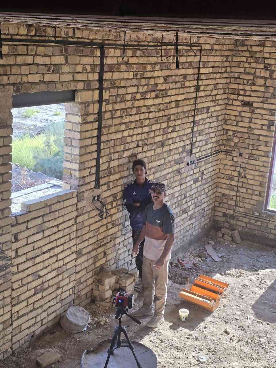 أفضل الأعمال الصلاة على محمد وآل محمد عليهم السلام 

ألهم صلي على محمد وآل محمد 

الحمد لله  تم إكمال دك سمنز   منزل الأخ الطيب  Mustafa F Al-Zubaidi 

بجهود الكادر الطيبين حسين الزبيدي علي محمد 

مثل ما موضح نظافه وترتيب العمل   وحساب كل النقاط المهمه 
من تباريد وصوبات   العمل بأسلاك الفنار الحراري   وبوردات وسراكت ميلانو  
عمل منظومة  كامرات  وإنترنت  نظام ip

ألهم ربي يوفق الجميع  

بادره مصطفى الكهربائي  لتواصل وتساب اتصال 
‏‪***********‬‏
