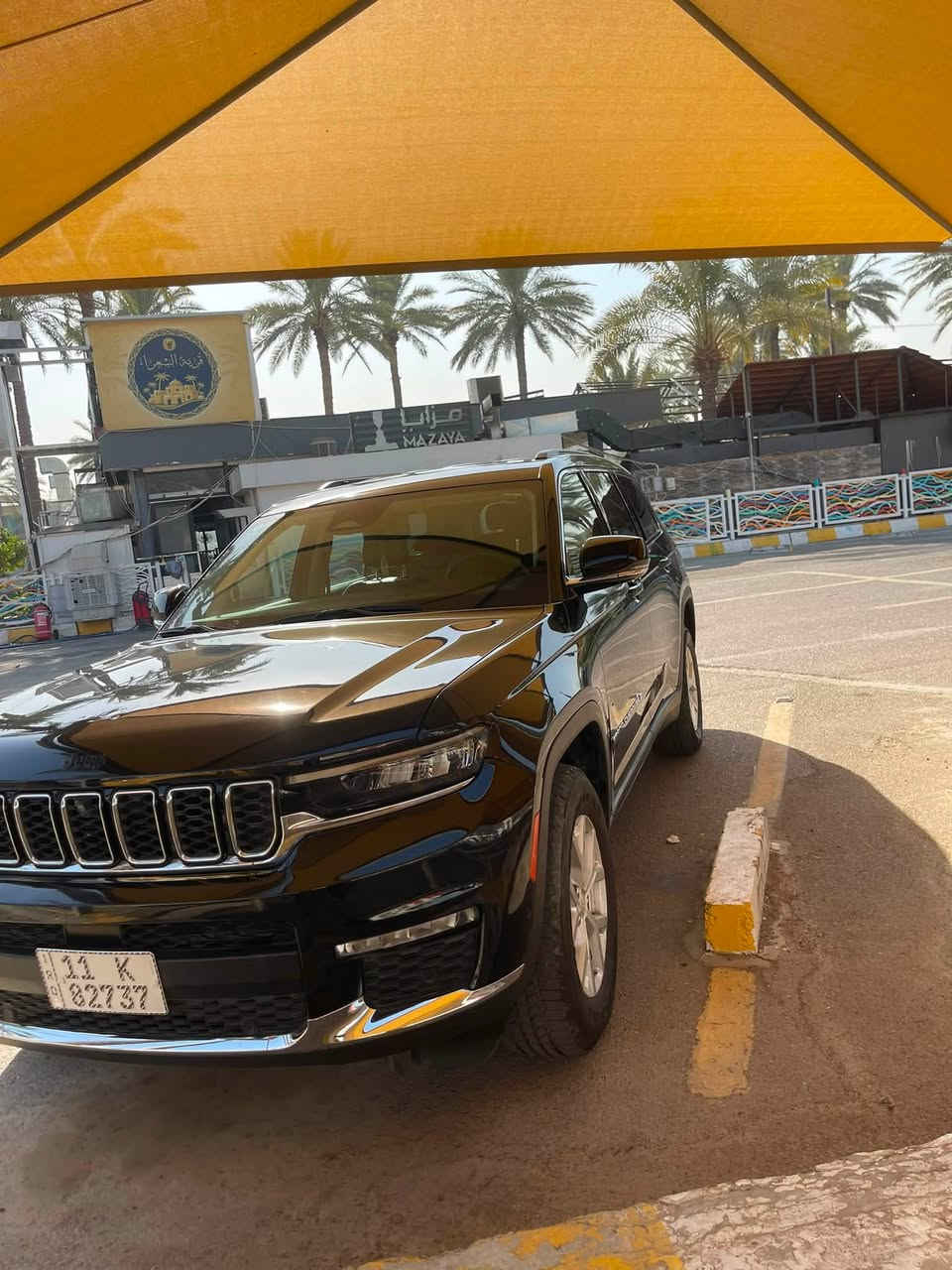 السلام عليكم جيب كراند شيروكي لمتدد سبع راكب موديل ٢٠٢٣ كشنات منفصله استيرادي الخاص من مزادات امريكا بدون ايرباكات حادثها بسيط جدا بالرغم من ذلك تم استبدال القطع بأخرى نفس اللون بلاديه للعلم كذلك البجم كبس شركه رقم بغداد باسمي العنوان بغداد شارع ١٤ رمضان قرب ساحة اللقاء ***********
