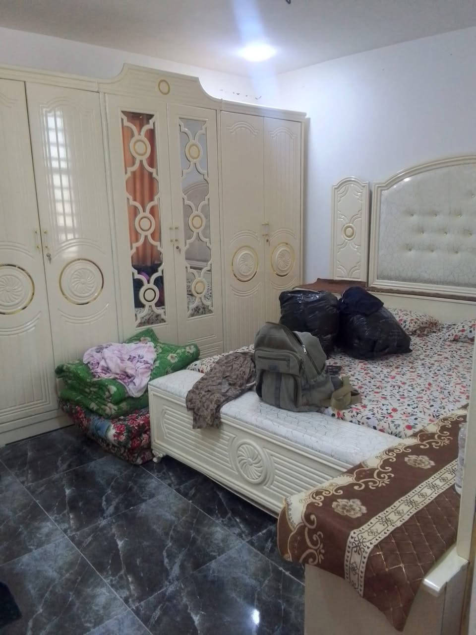 السلام عليكم دار للبيع مساحه 100 متر يحتوي على غرفتين نوم وحده فوك ووحده جوا  وأستقبال ومطبخ  وصحيات   العنوان الخماس فرع  اسواق بابا اشتريلي 

للأستفسار مراسلة الصفحه 
او 
لأتصال على الرقم  ***********

