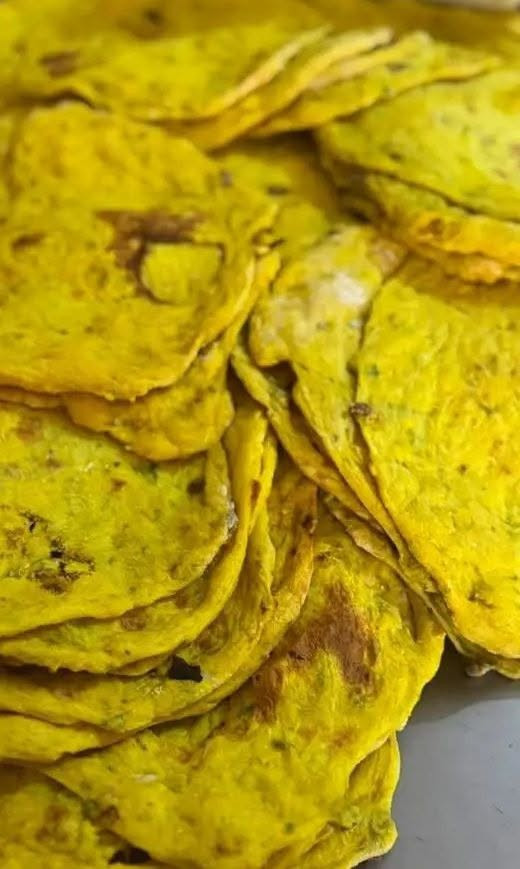 متوفر كليجه مشكل وخفيفي بحشو وبدون حشو العنوان تكريت يوجد خدمة توصيل توصلكم حاره ونفس الي ب صوره شرط تلمع وطيبه وهشه اذ مونفس الصوره تلمع لا تستلموها 😍😋‏‪***********‬‏
