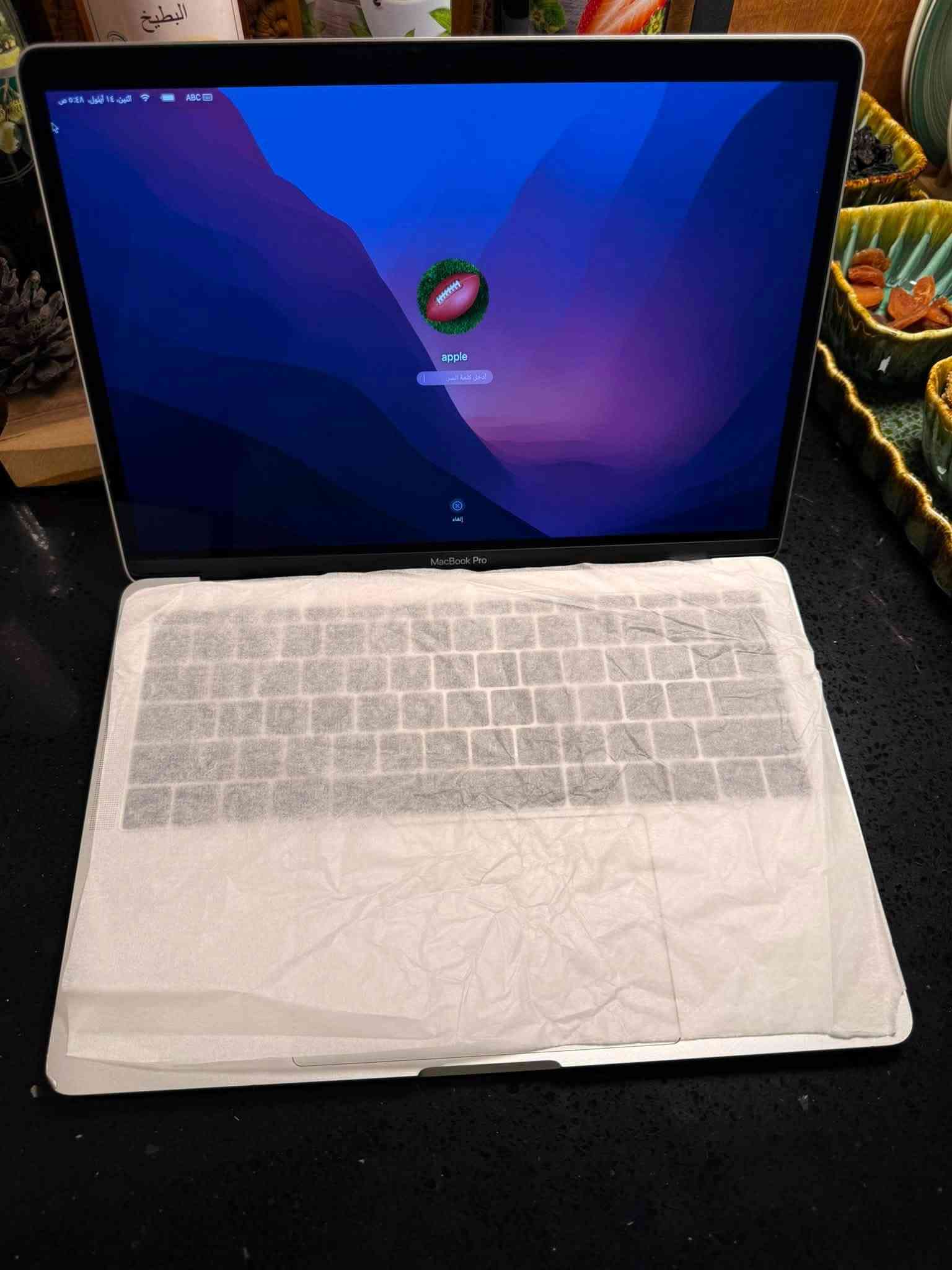 سلام عليكم
MacBook Pro 
13 inch
Ram 8. SSD 256 
نضافه الجهاز 95‎%‎
شاشه 2k retina
2 منافذ شحن usp-c
كامل ملحقات شاحن اصلي 
كارتونته الاصليه مطابق مع الايمي الجهاز 
بطاريه جديده مشحونه فقط 5 مرات تقريباً اتطول 6 الى 5 ساعات 
سعره 375 الف بي مجال بسيط 
مكاني بغداد البياع حي الشرطه شرطه الرابعه 
***********
