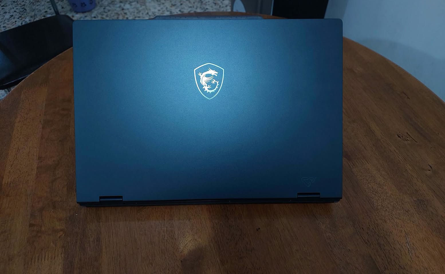 السلام عليكم ..........اللابتوب جديد بالكارتون ماركة MSI ...........معالج كور اي 7 جيل  13 فئة معالج H.......كرت شاشة خارجي RTX5050 حجم 8 كيكا منفصل...........    ورام نوع DDR5  حجم 16......  وشاشة حجم 15.6 144 فريم ...ب 900$...للاستفسار الاتصال     *********** (واتس)
