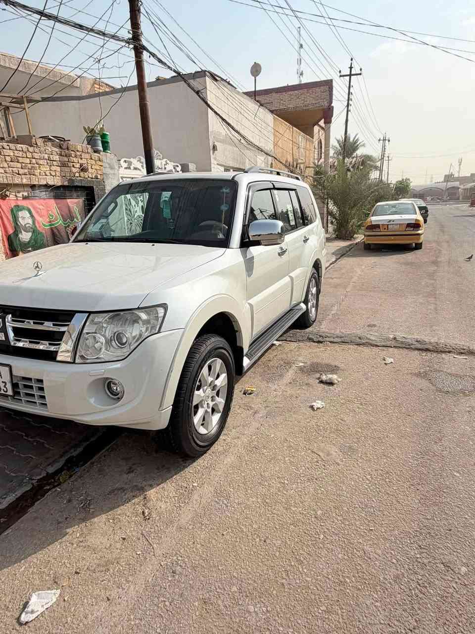 السلام عليكم

باجيرو حبتور بلاص فول فول موصفات 

فتحة سقف

كشنات كهرباء وجلد 

تبريد منفصل 3 قطع 

لد نهاري 

لايتات زنون 

زراك لايت

مري شفط 

مكينة 6 سلندر 3500

دمام مضخم صوت

داير ايرباك

شاشة وكامرة وحساس

فول تحكم ستيرن 3 جهات

داخل صاج

ثلاجة بالفرس 

كشنات 7 راكب 

تخم تاير جديد ياباني

السيارة حلوة وجاهزة ومكفولة من الصبغ والحادث والتبديل سونار موجود بيها يم المندلاوي مسوي رسلني يذا ادزه يلاك 

السعر 160مجال للطيبين 

مصورلك ومنزل كل تفاصيل السيارة شوفها واقتنع واتصل 

المكان/النجف /الكوفه

***********
