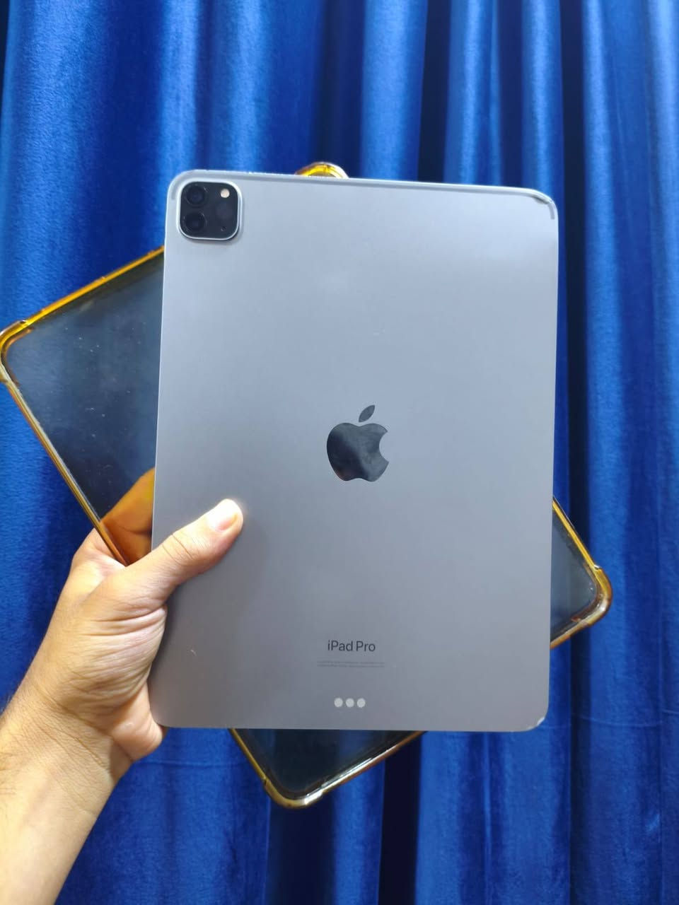 IPad 11 Pro M2 🧿
ايباد M2 مكفول من كل شي  فقط كسر بالكلاس ومامأثز على اللمس م بطاريه 88% استعمال كلش قليل  نضيف جدا النسخه الاقوى ٢٥٦  الجيل الرابع  ايباد نضافه  فقط الكلاس مكسور الجهه اليسرى وموجود فديو كامل اله وصور الفحص مع الضمان من المركز 

550 وبي مجال  للشراي  يتوفر توصيل 

وللاستفسار أكثر  ***********
