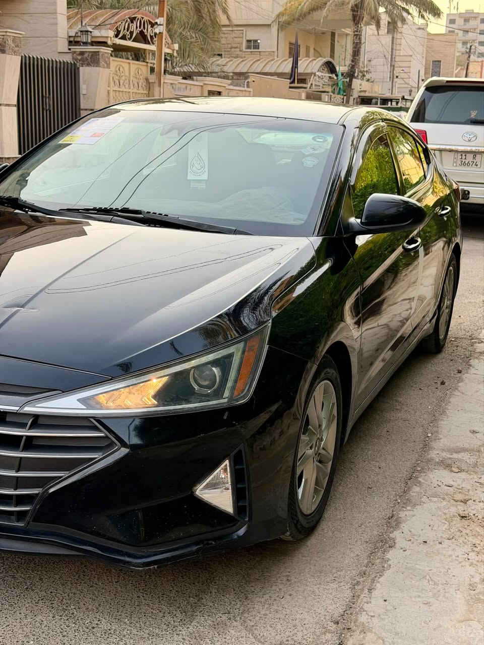 السلام عليكم
النترا 2020 امريكي 
رقم دهوك الانكليزي بأسمي 
حادثها طخه بالبيبان وبالصندوق 
السياره كلها ليبل واحد بدون تبديل 
مكينه ٢٠٠٠دوش وكير  مامفتوحات 
كير حداديه تخم تاير تبريد خير من الله 
سياره جديده جداً 
ماشيه 93 حقيقي 
السعر ١٠٧وبي مجال بسيط 
المكان بغداد 
رقم الهاتف *********** 
((غير متواجد ع فيس))
