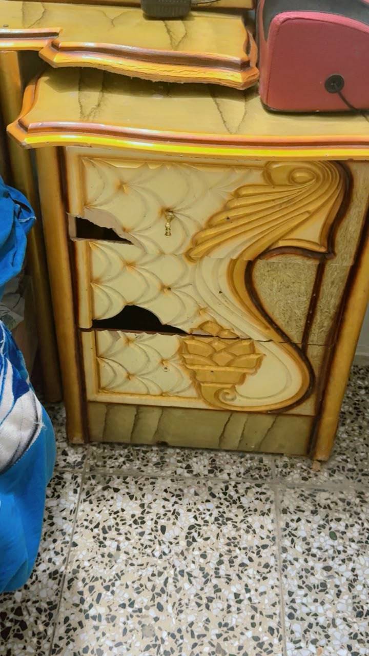 غرفة • للبيع • سجاد