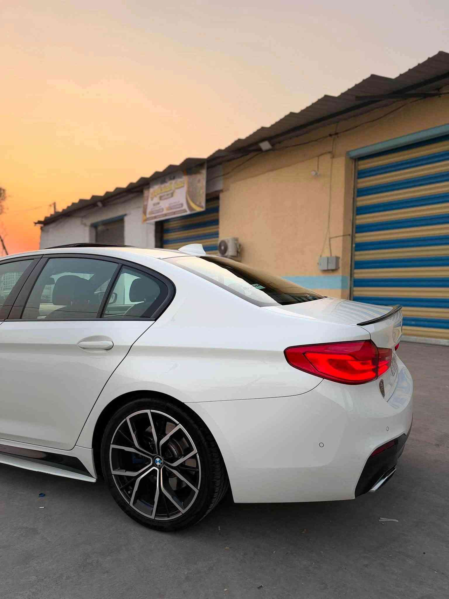 سلام عليكم
Bmw 540 v6 Twin Turbo  .. M-package

سنة الصنع 2019

حادث فقط دعامية وبنيد مبدل بلادي نفس اللون بدون قطرة صبغ السيارة ….

المواصفات 

فتحة سقف

كامرات عدد 4

رادار امامي خلفي جانبي

 داخل جلد 

تدفئة تبريد مقاعد 

ستيرن تدفئة 

ماشية 90الف 

بدون اي نقص جديدة كلش 

كير محرك مكفول من الفتح والتبديل 

السعر 23,800 وبيهة مجال 

مكان السيارة بغداد الكاظمية جكوك 

***********
