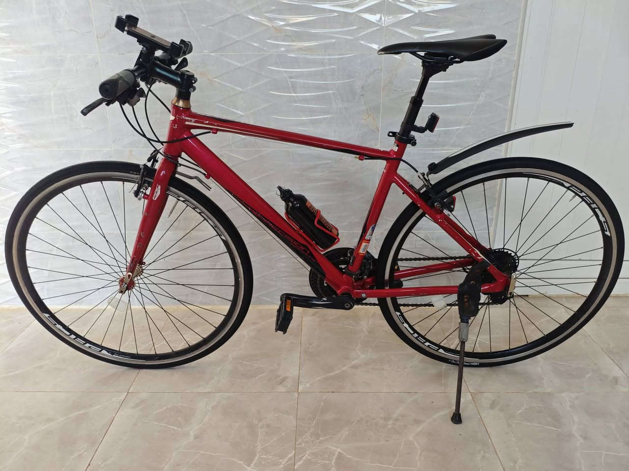 للبيع
دراجة C700 ماركة برزشن سبورت اليابانية 🇯🇵🔥
( PRECISION SPORT )
بلادية على وضع الوكالة بدون اي نقص

معدن الدراجة // المنيوم 💥

سستم الدراجة // شيمانو ( SHIMANO )
كامل بدون اي نقص⭐️
عدد السرع // 3*8

ويالة المنيوم طبقتين  والوزن 12كيلو نظام كمبليون بالكامل
تايرات وچوابة الاصليات
للتواصل
*********** واتساب واتصال
*********** اتصال فقط
