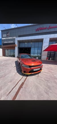 للبيع دوج جارجر Rt 5700 الموديل[٢٠٢١] الممشى [٦٩الف ميل] اللون [مشمشي]...